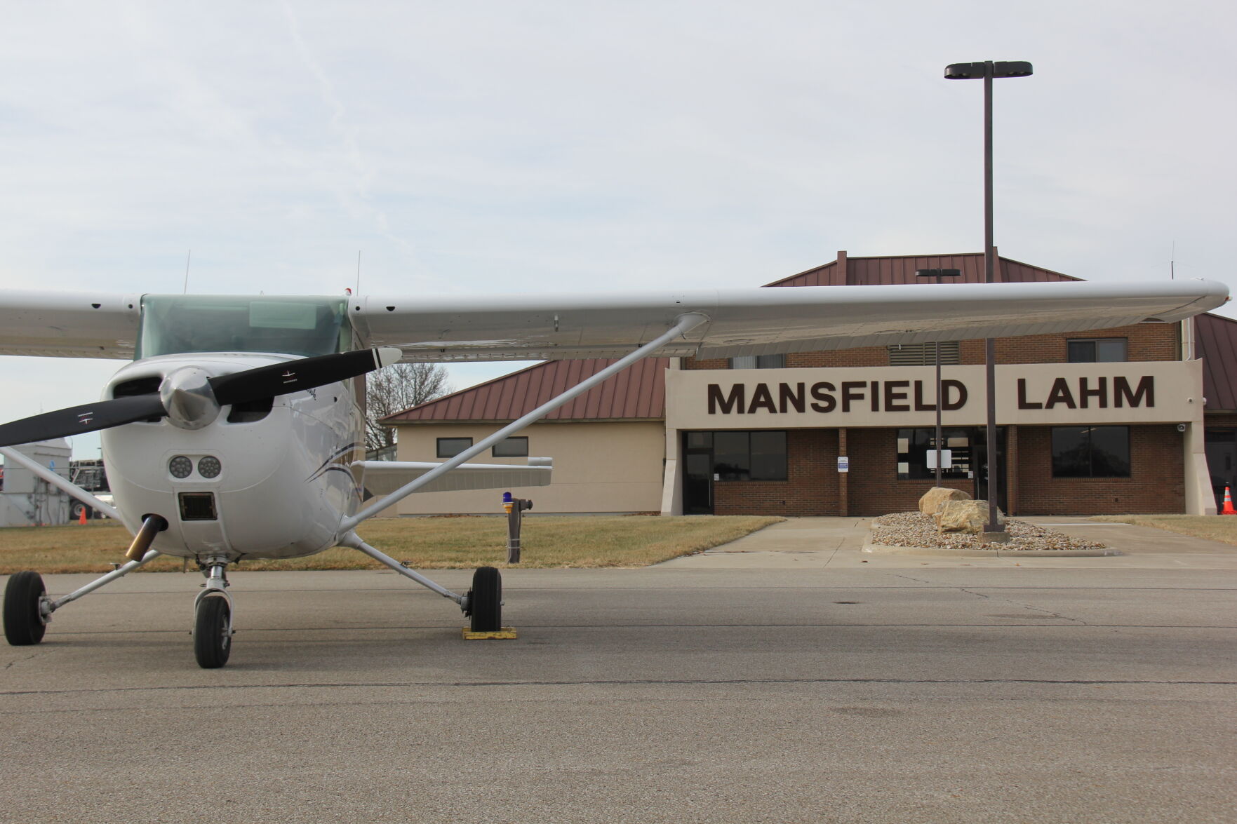 Open Source: Who uses Mansfield Lahm Regional Airport?