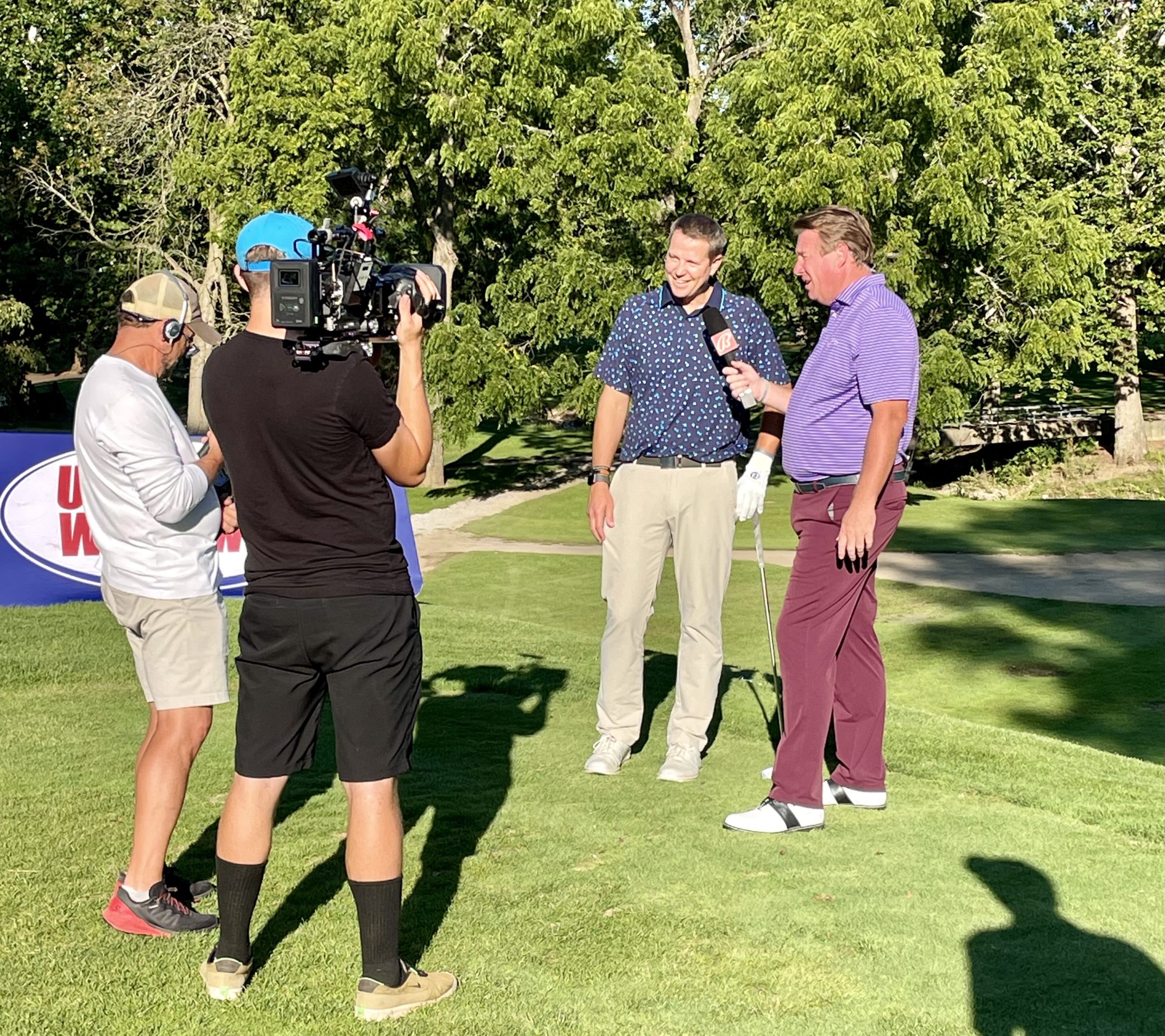 ロットングラフティー　Symbolic omi Coach JKT Pin Shot TV show visits Ashland Golf Club