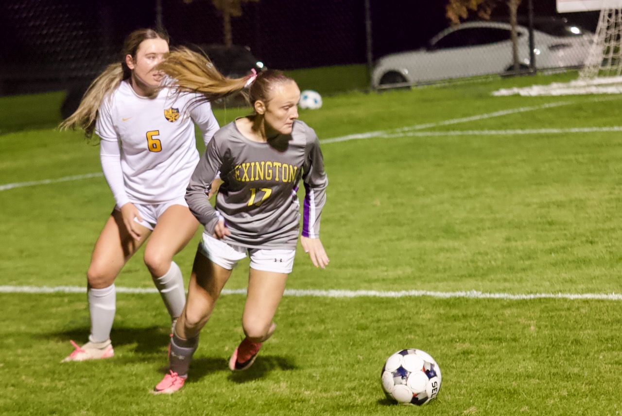 Lexington scores early, often in district semifinal win over Norwalk